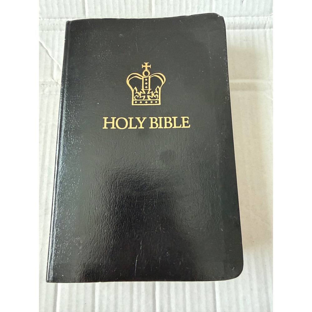 Tyndale Holy Bible King James Version Red Letter Personal Gift Edition Black